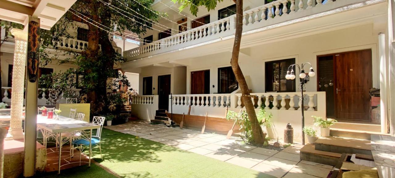 Hotel Wtf My House Baga Exterior foto