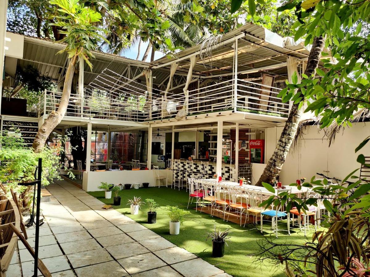 Hotel Wtf My House Baga Exterior foto